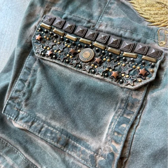 Robin’s Jean Studded Shorts - Picture 7 of 8